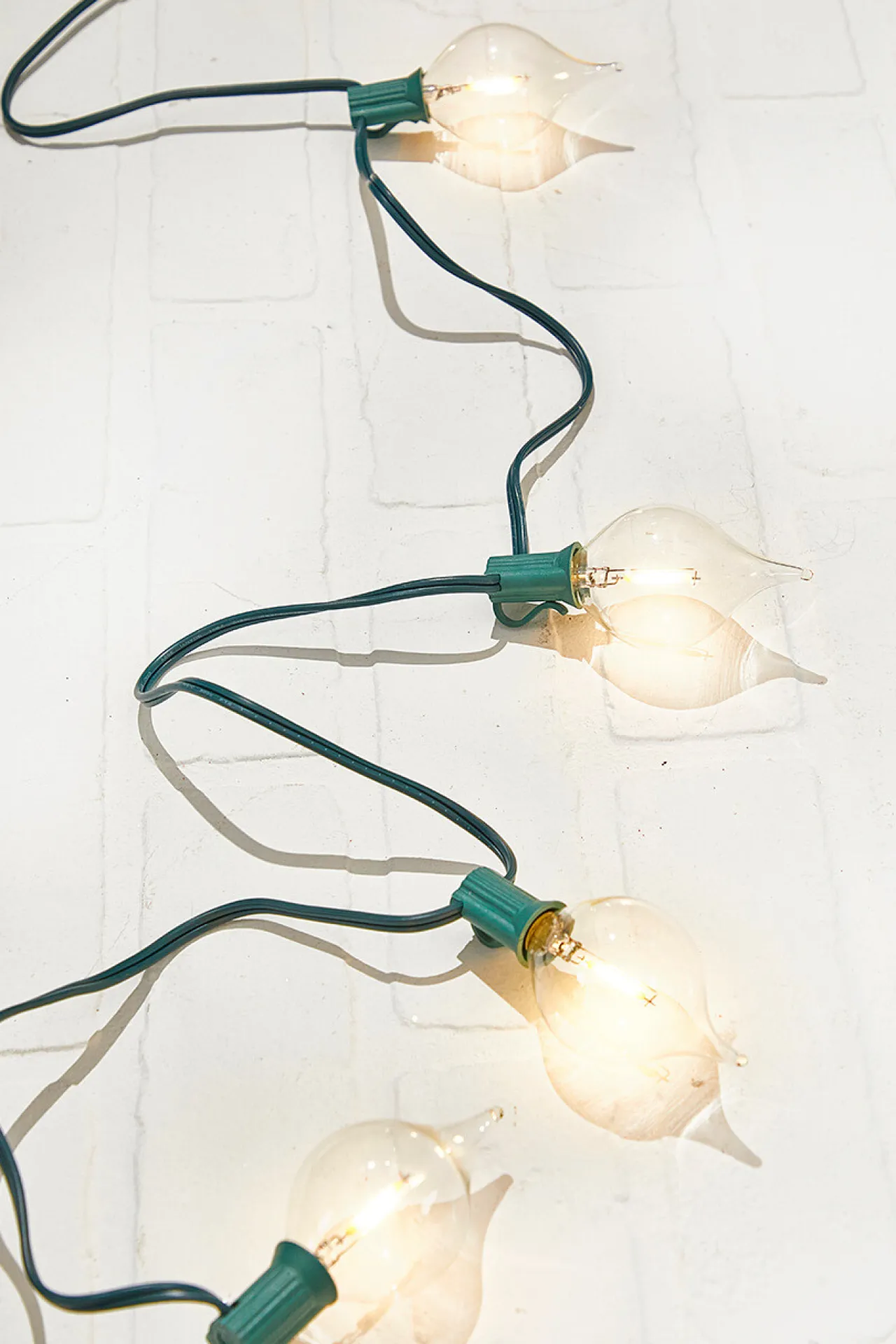 Clearance Decorator's Warehouse 128" LED Retro Kismet Light Strand X8 - Clear