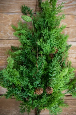 Clearance Decorator's Warehouse 32” Christmas Cedar/Hemlock Swag