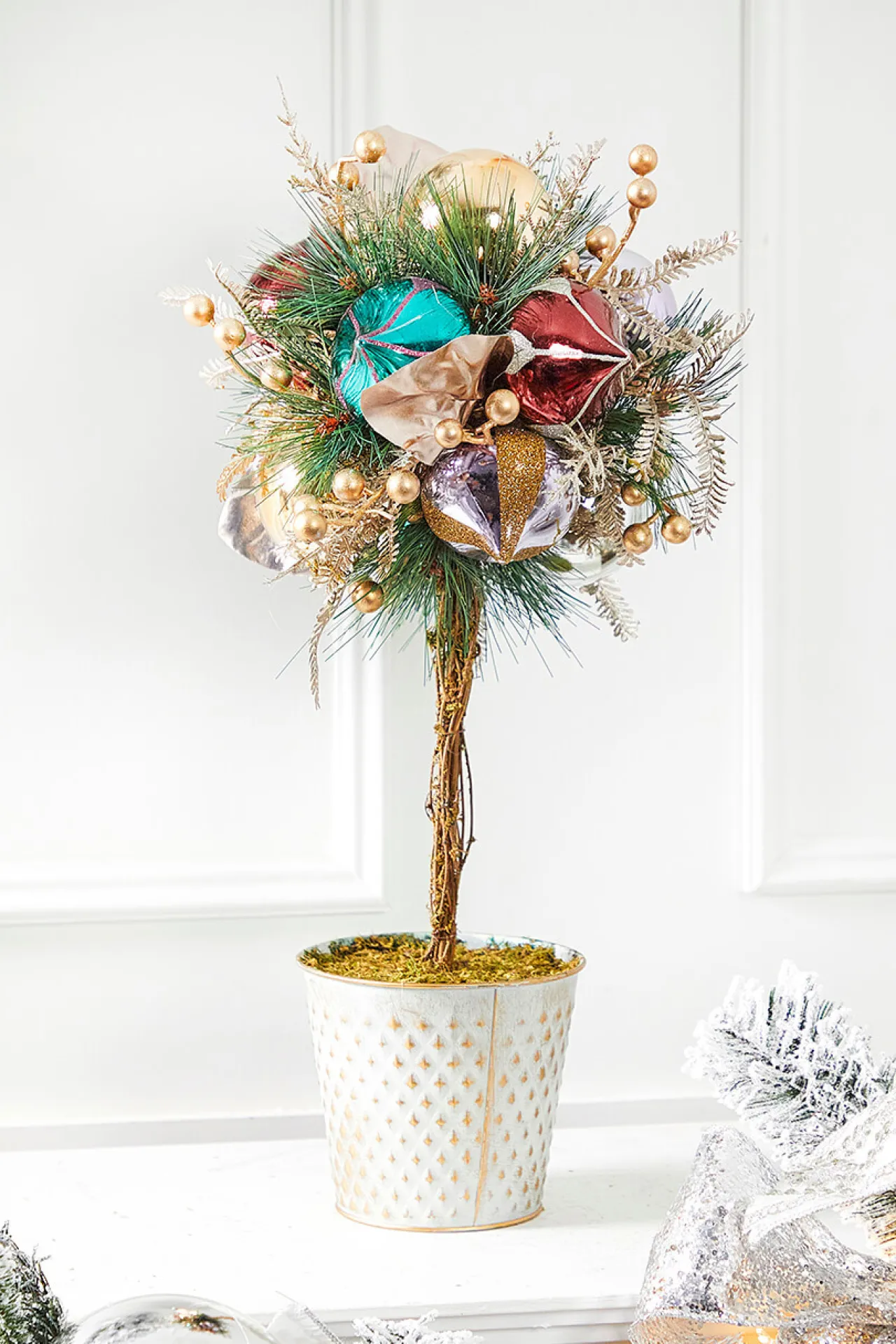 New Decorator's Warehouse 22" Christmas Topiary With Ball Ornaments - Small