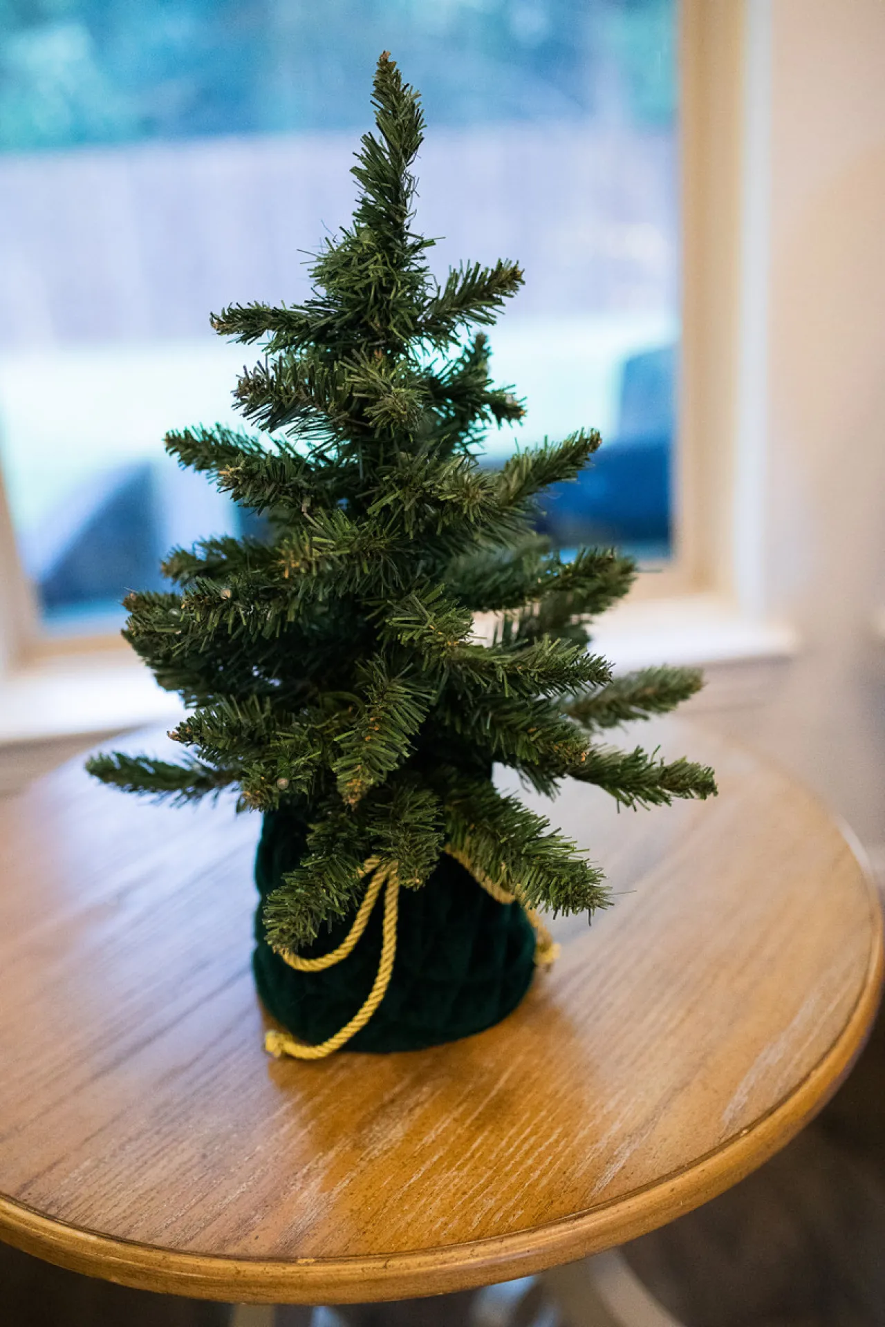 Clearance Decorator's Warehouse 18” Christmas Tree In Green Decorative Bag
