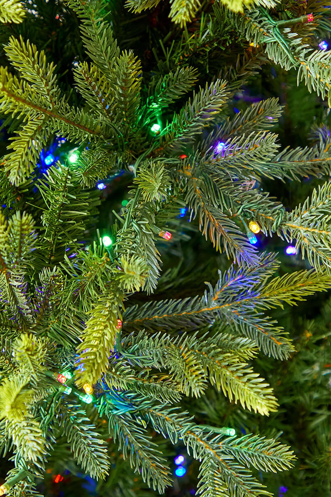 Best Decorator's Warehouse 7.5' Deluxe Trinity Pine Artificial Christmas Tree With 2000 Color-Changing Lights