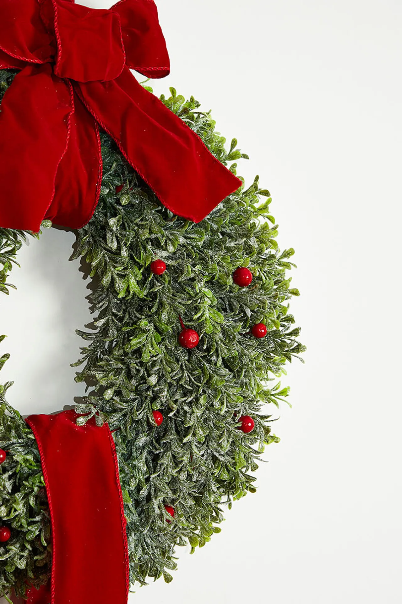 New Decorator's Warehouse 31” Frost Berry Boxwood Double Wreath