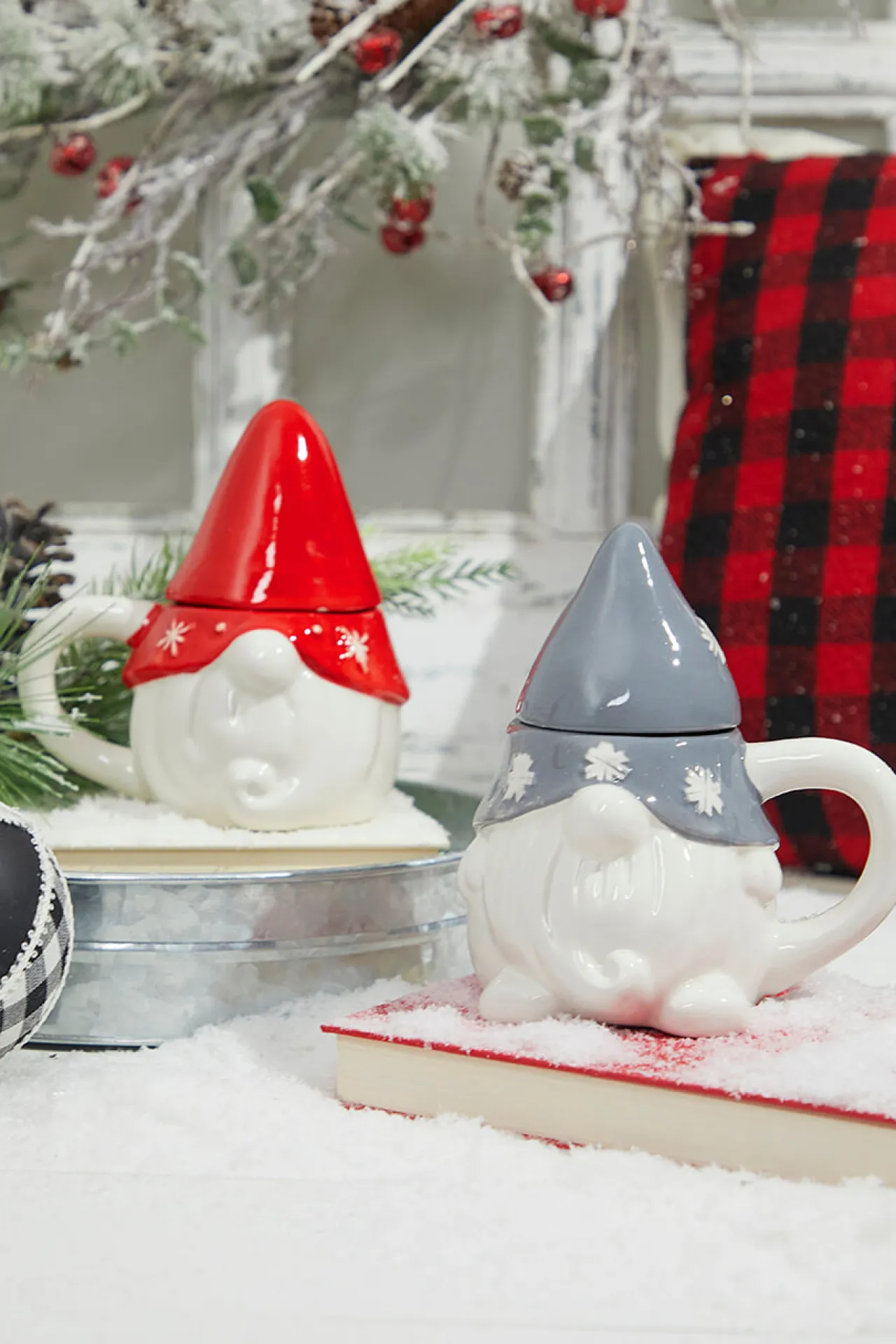 New Decorator's Warehouse 6.5" Holiday Gnome Mug