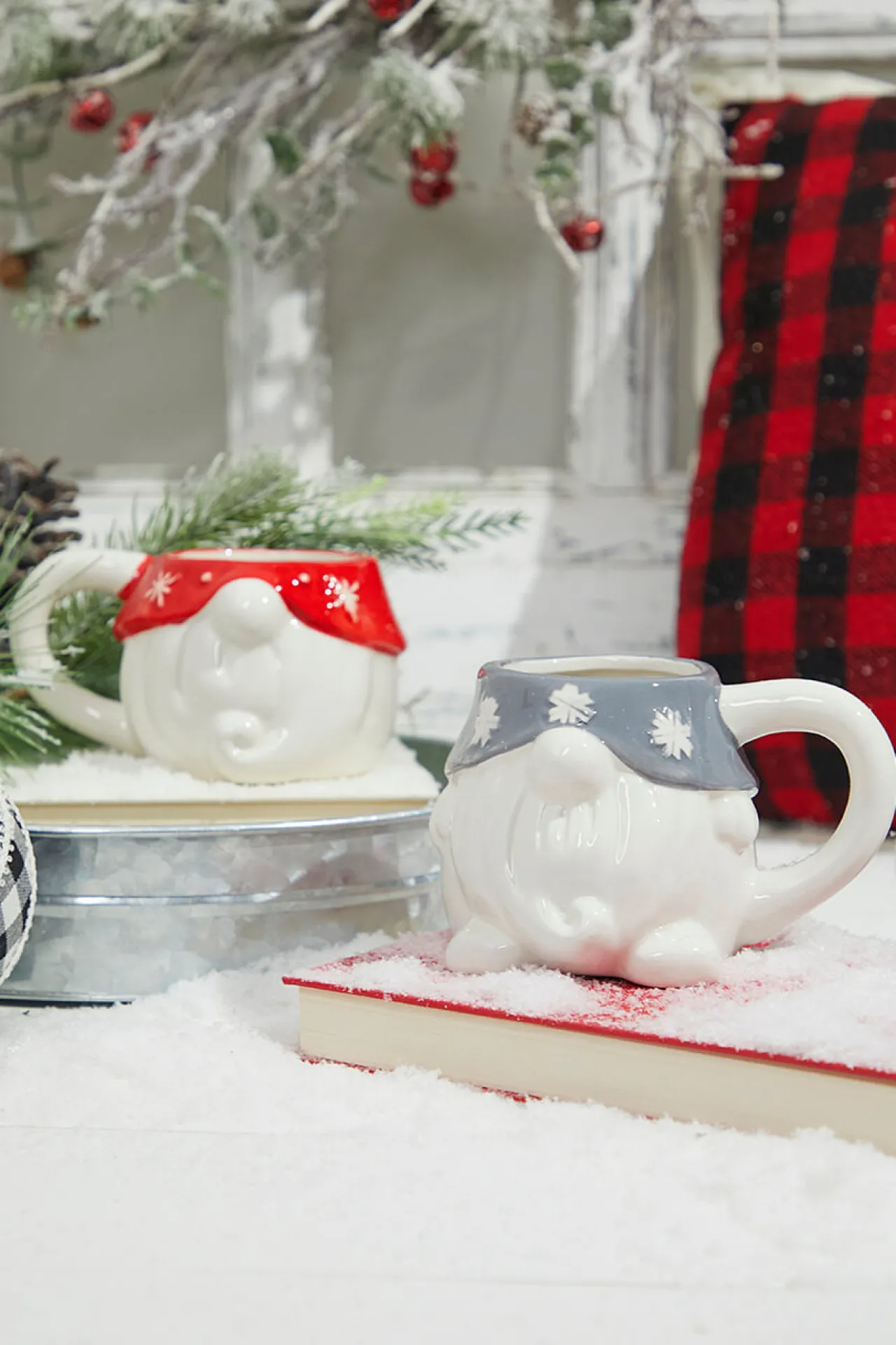 New Decorator's Warehouse 6.5" Holiday Gnome Mug