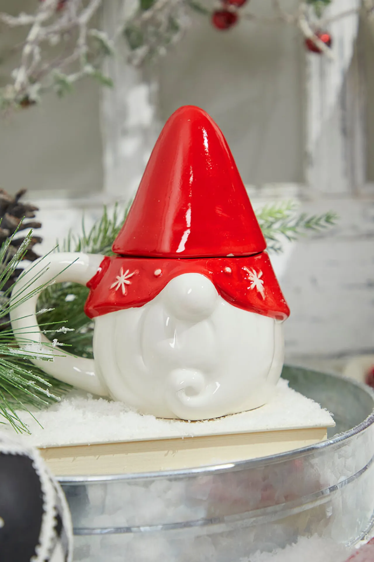 New Decorator's Warehouse 6.5" Holiday Gnome Mug