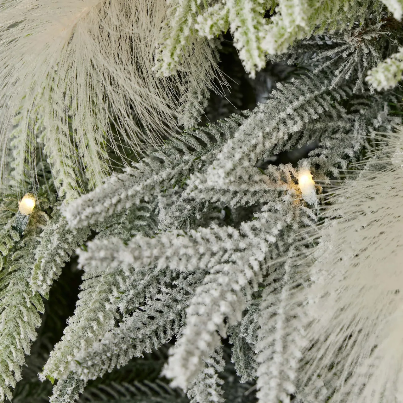 Clearance Decorator's Warehouse 7.5' Pine And Pampas Artificial Christmas Tree With 550 Warm White LED Lights