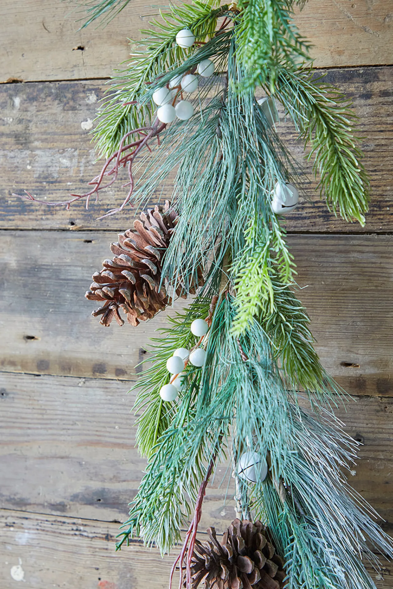 Decorator's Warehouse 6’ Pine Berry Bell Garland