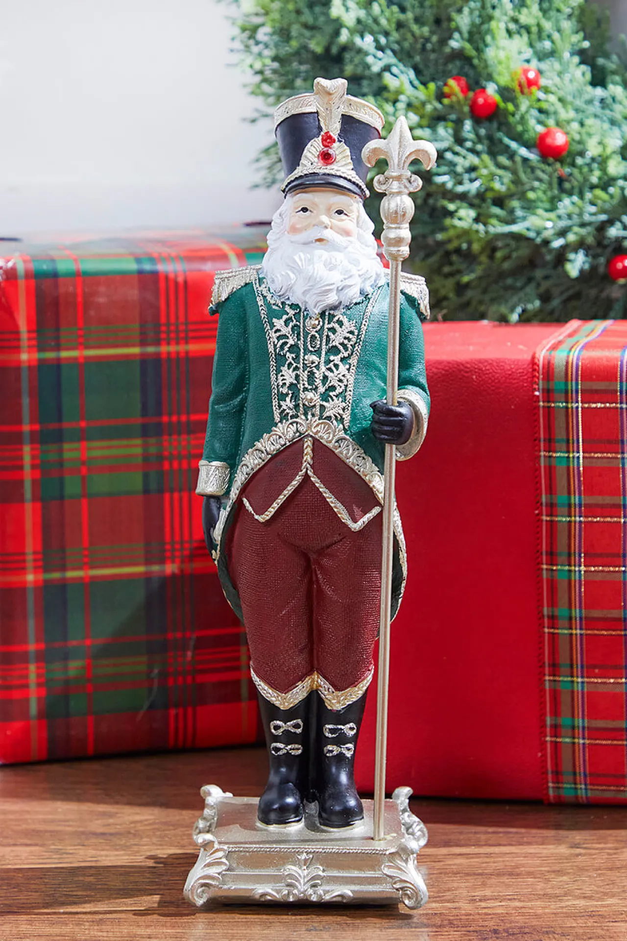 Clearance Decorator's Warehouse 13” Resin Elegant Santa Soldier Figure