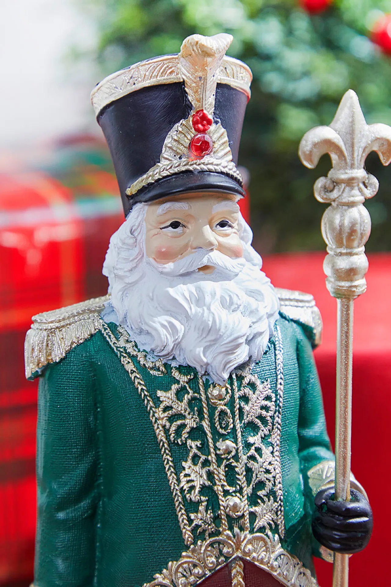 Clearance Decorator's Warehouse 13” Resin Elegant Santa Soldier Figure