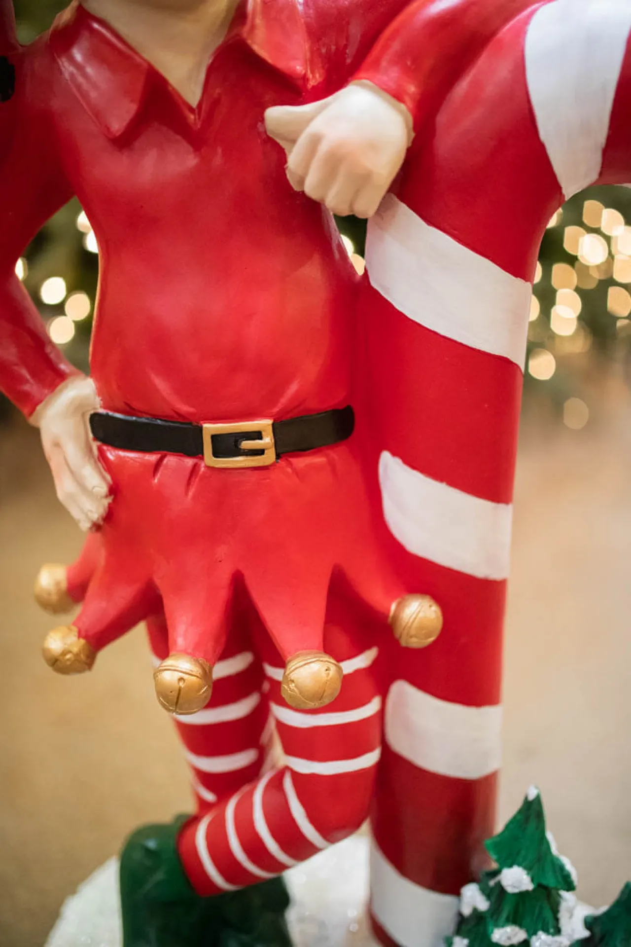 Outlet Decorator's Warehouse 36" Resin Elf Leaning On Candy Cane
