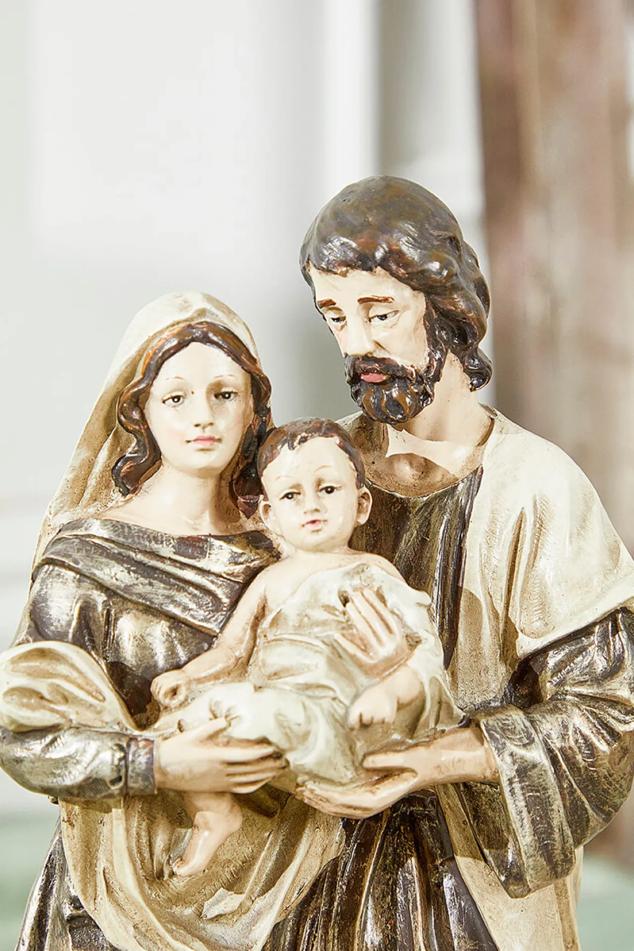 Sale Decorator's Warehouse 13” Resin Holy Family