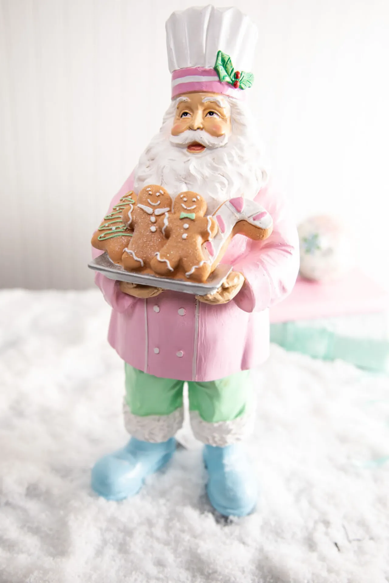 Outlet Decorator's Warehouse 16.6” Resin Pastel Gingerbread Santa Chef