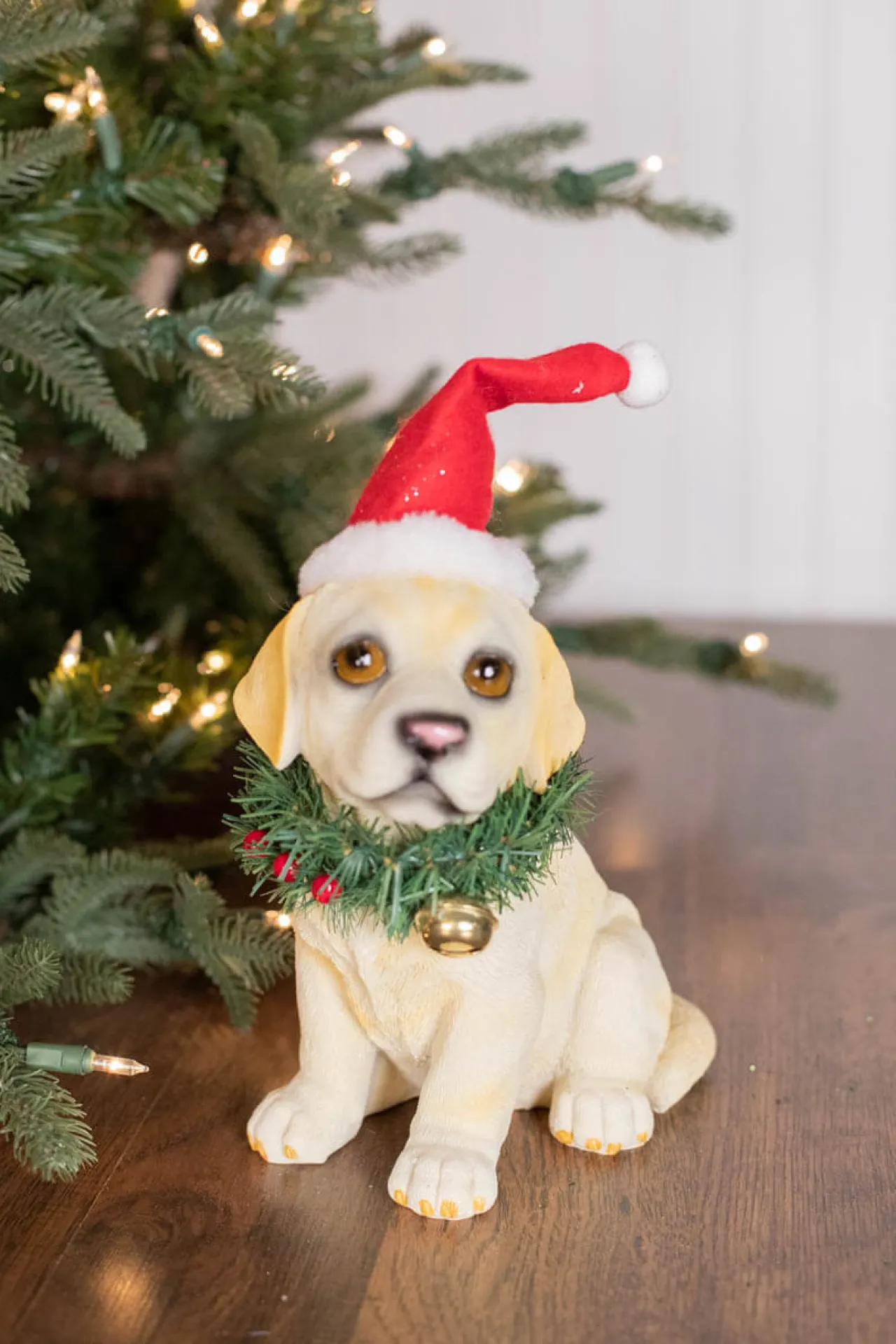 Outlet Decorator's Warehouse 10” Resin Santa Hat/Wreath Lab Pup