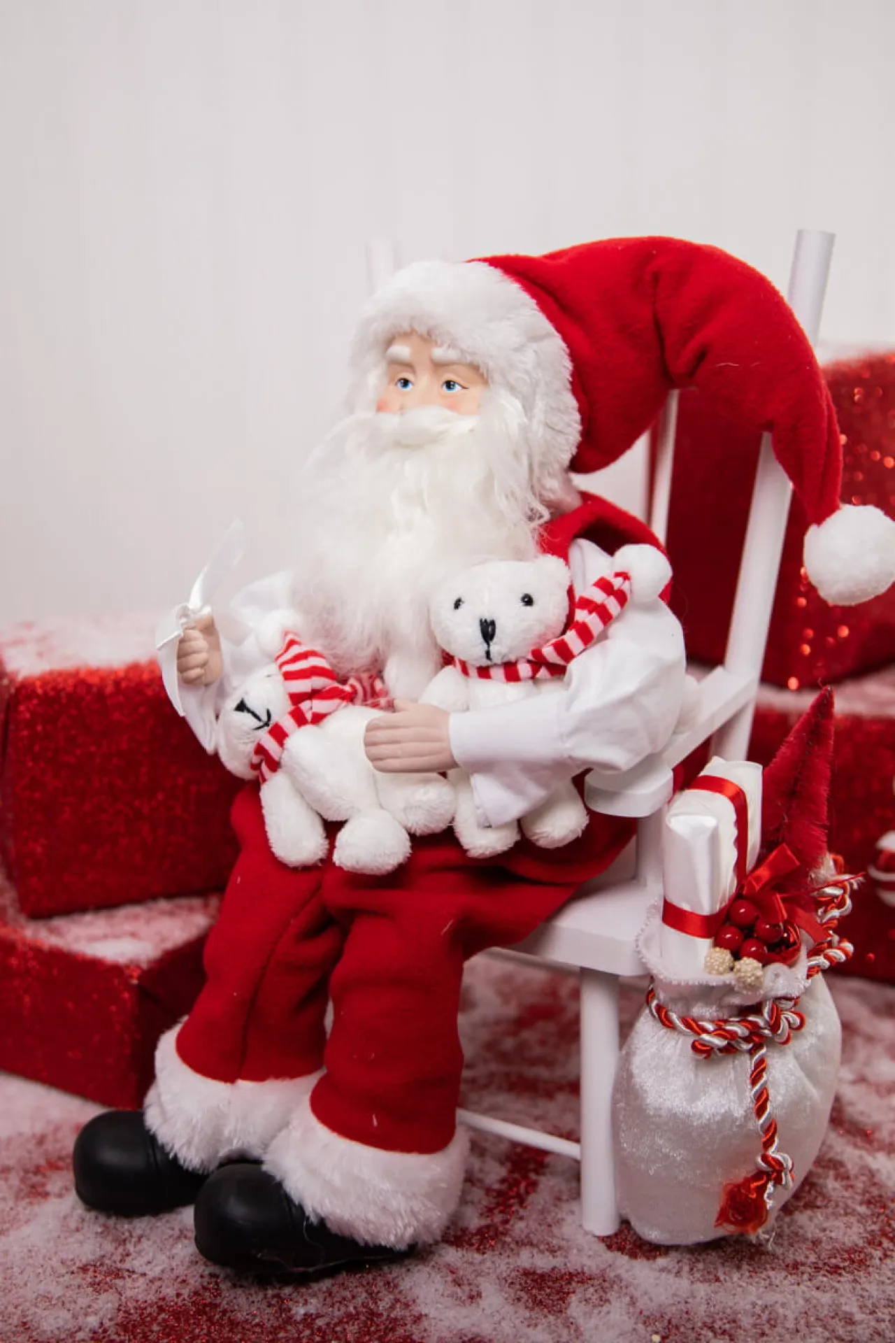 Sale Decorator's Warehouse 14” Santa In Chair With Bears