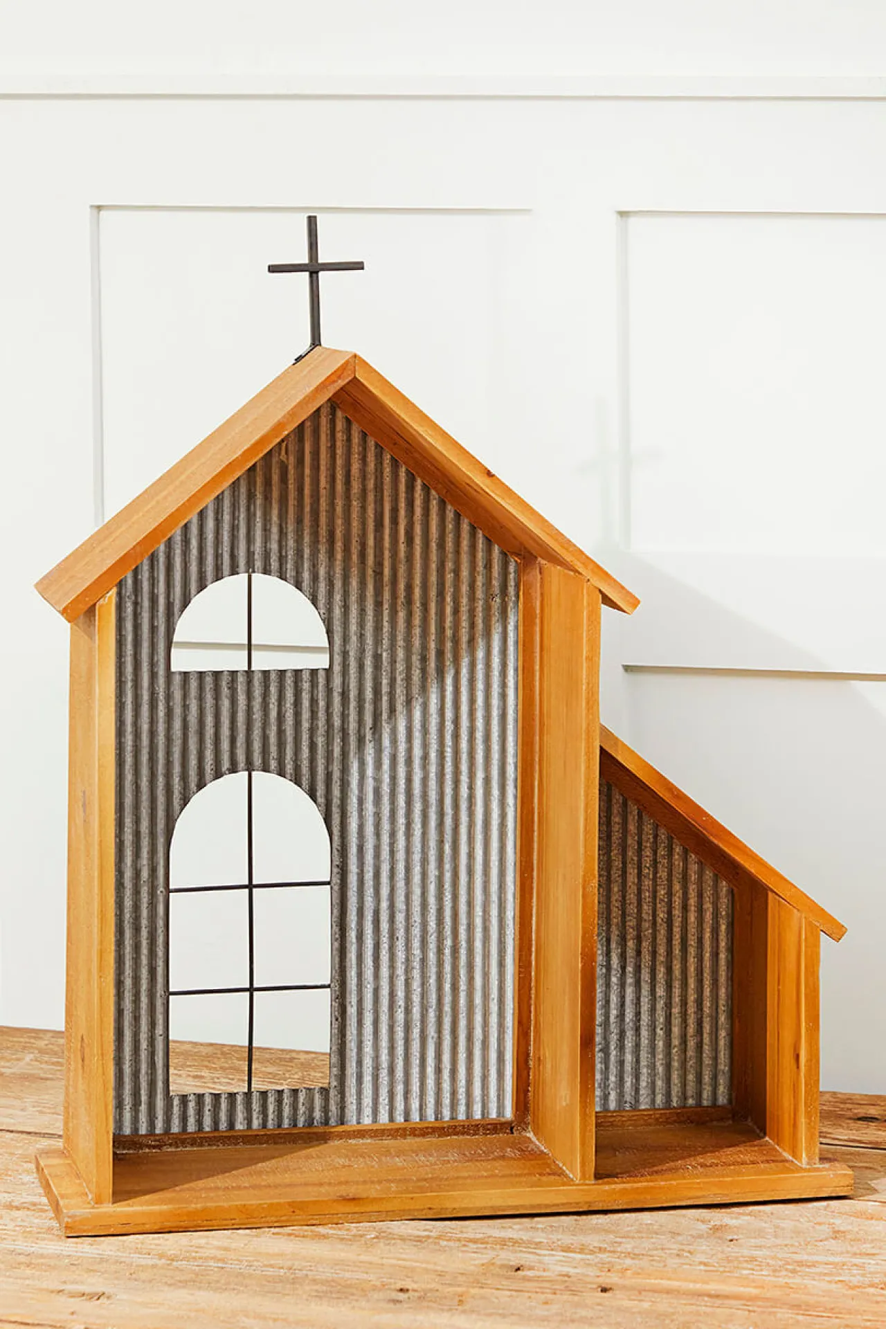 Clearance Decorator's Warehouse 24” Single Creche Shelf