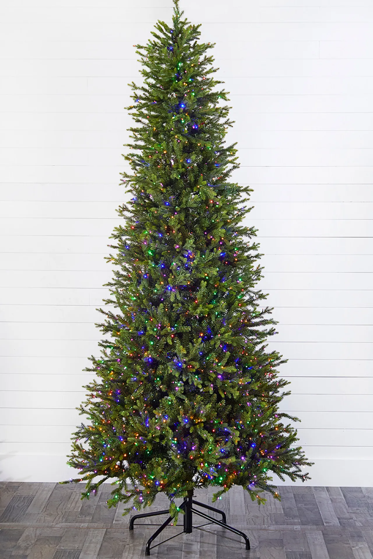 Clearance Decorator's Warehouse 10' Slim Southern Fir With 2000 3mm Lights