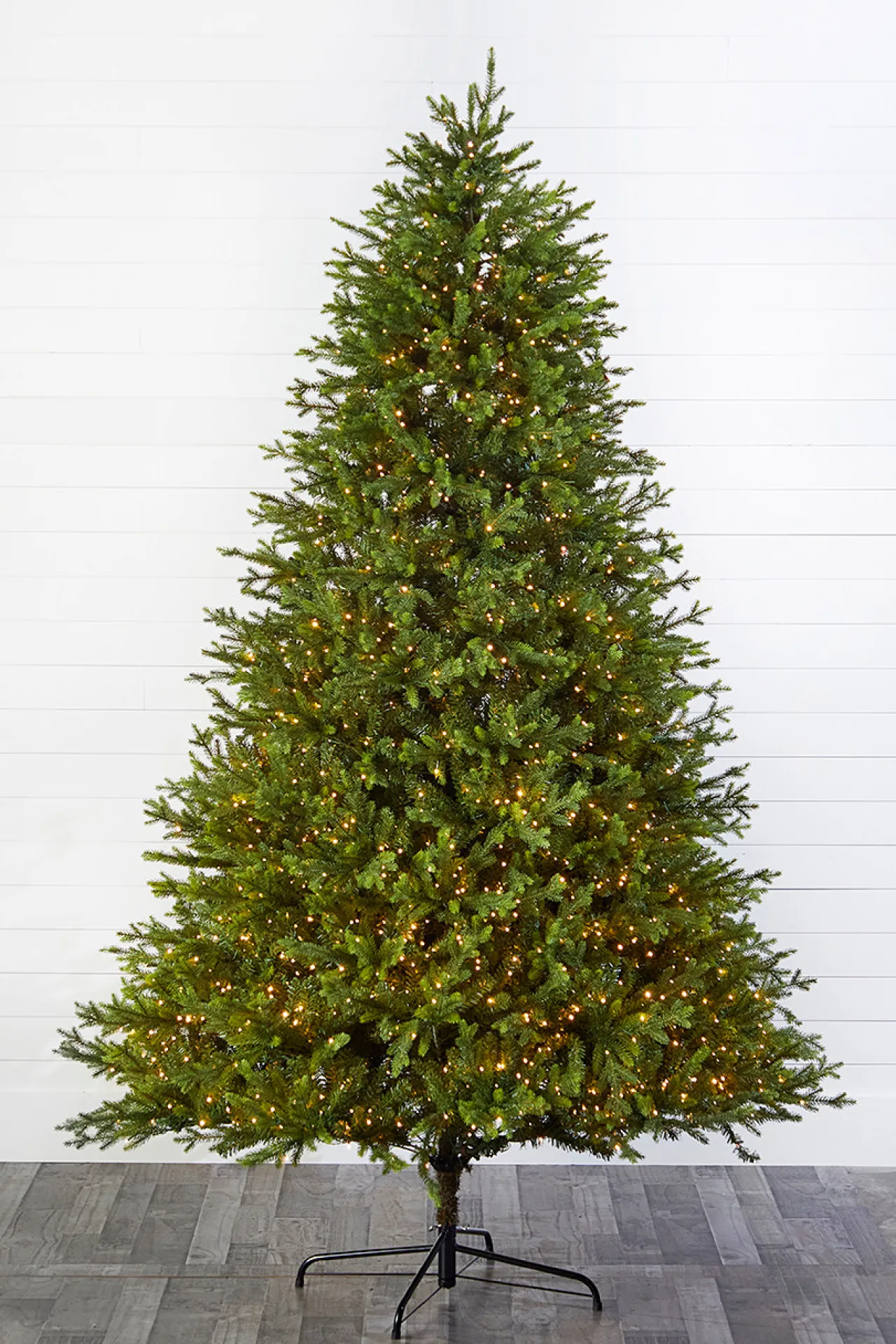 Online Decorator's Warehouse 9' Southern Fir With 2400 3mm Lights
