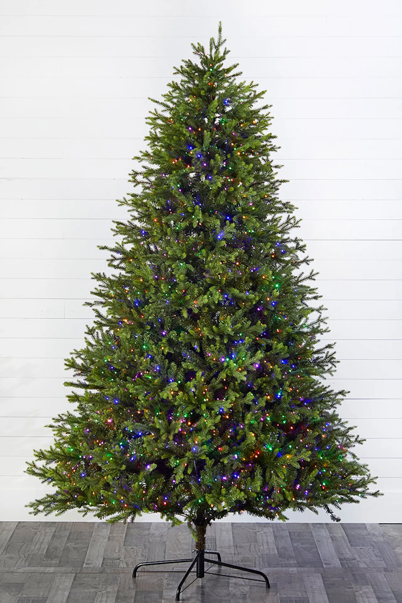 Online Decorator's Warehouse 9' Southern Fir With 2400 3mm Lights