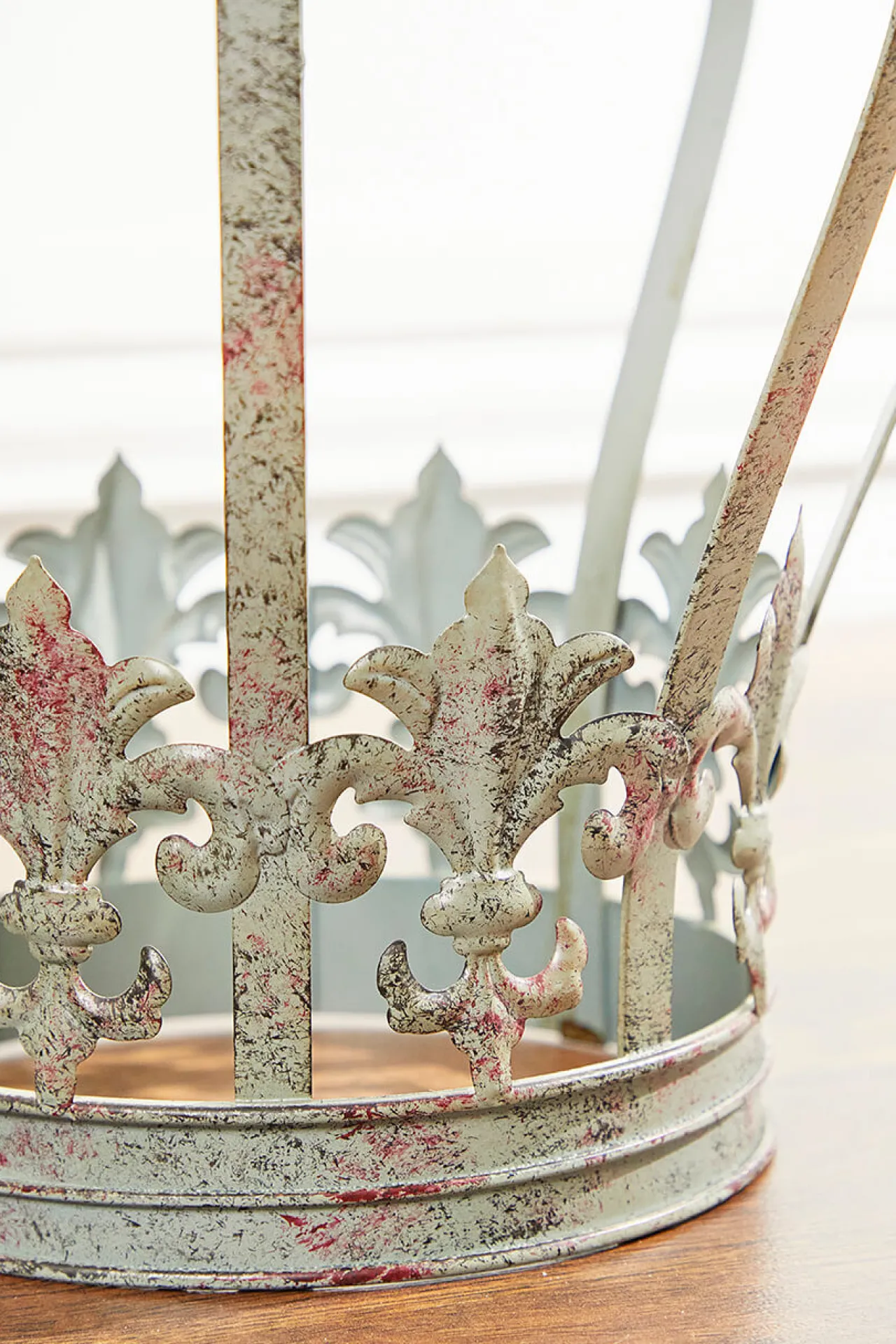 Online Decorator's Warehouse 16" Spiral Top Crown