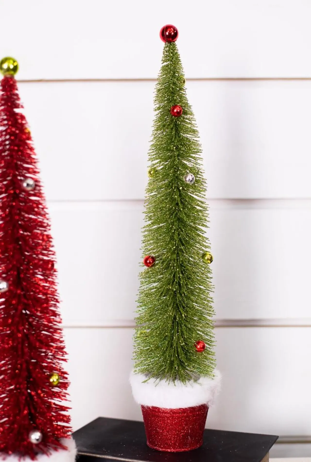 Clearance Decorator's Warehouse Bottle Brush Very Merry Tree