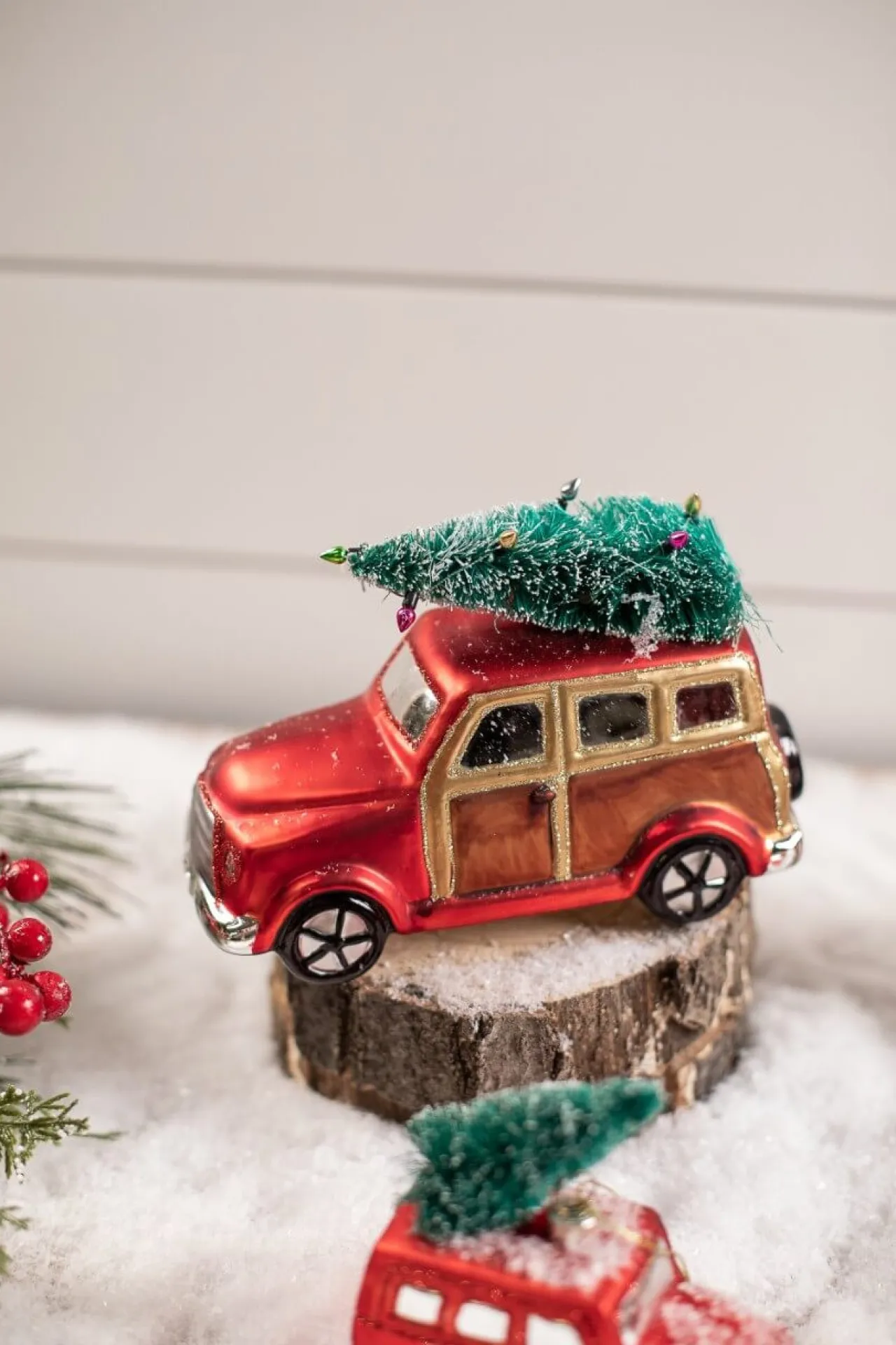 New Decorator's Warehouse Glass Car With Bottle Brush Tree Décor