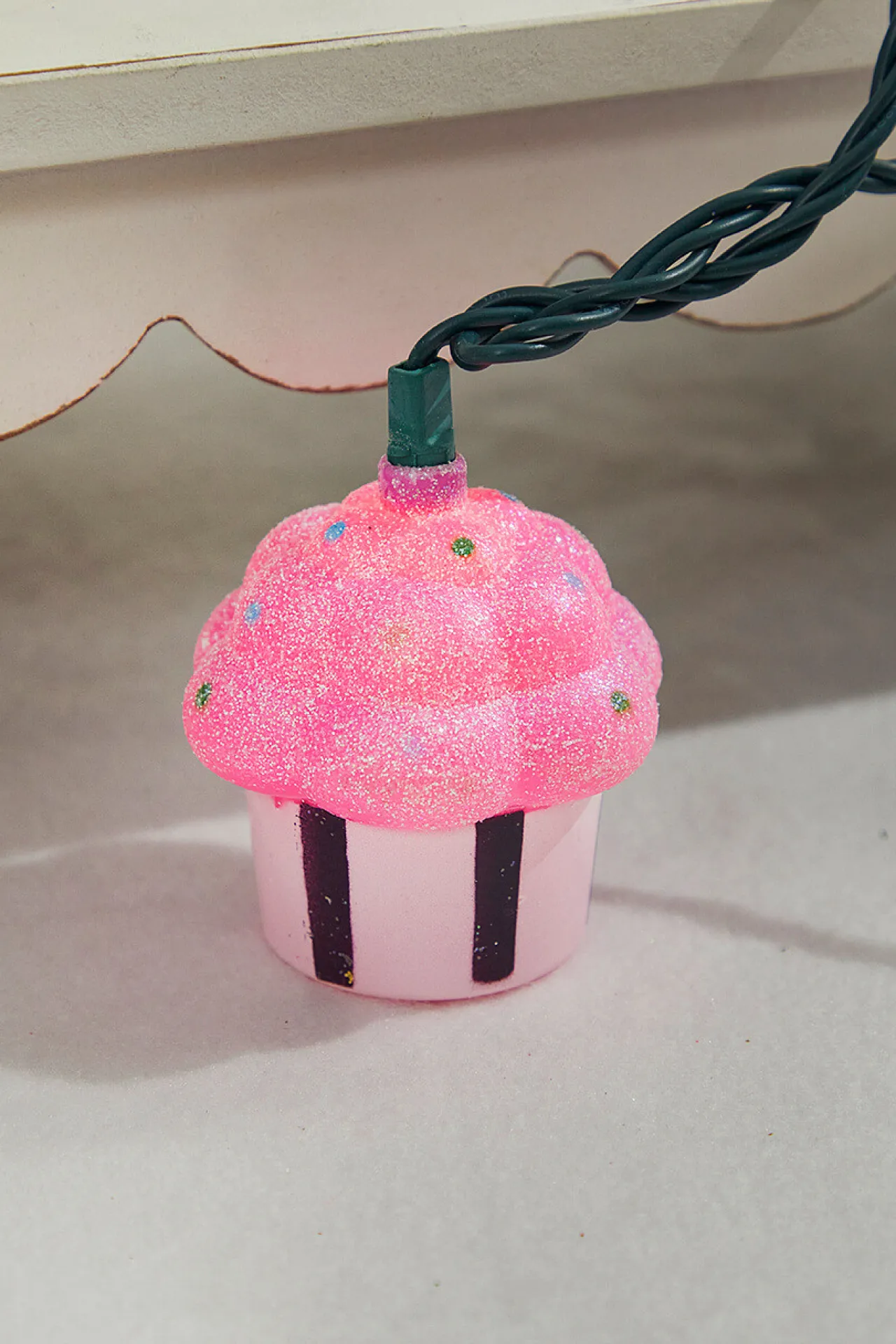 Best Decorator's Warehouse Kurt S. Adler Indoor/Outdoor Cupcake Party Lights