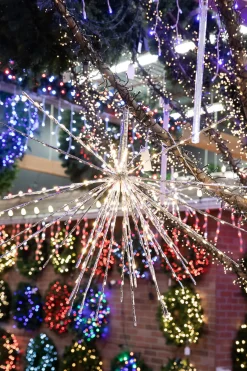 Outlet Decorator's Warehouse LED Umbrella Display - 180L