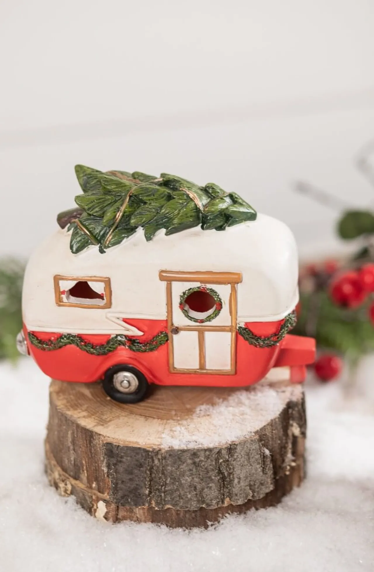New Decorator's Warehouse Light Up Resin Christmas Campers