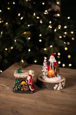 Clearance Decorator's Warehouse Resin Light Up Santa Mantle Scene